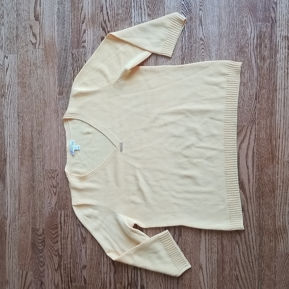 (L) St. John Sport Yellow 3/4 Sleeve Top Wool and Rayon Blend Knit V Neck
